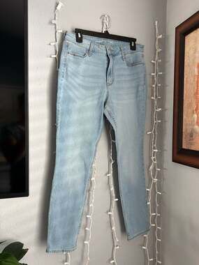 Old Navy High-Rise Wow Super-Skinny Jeans Light Wash Size 10 Short